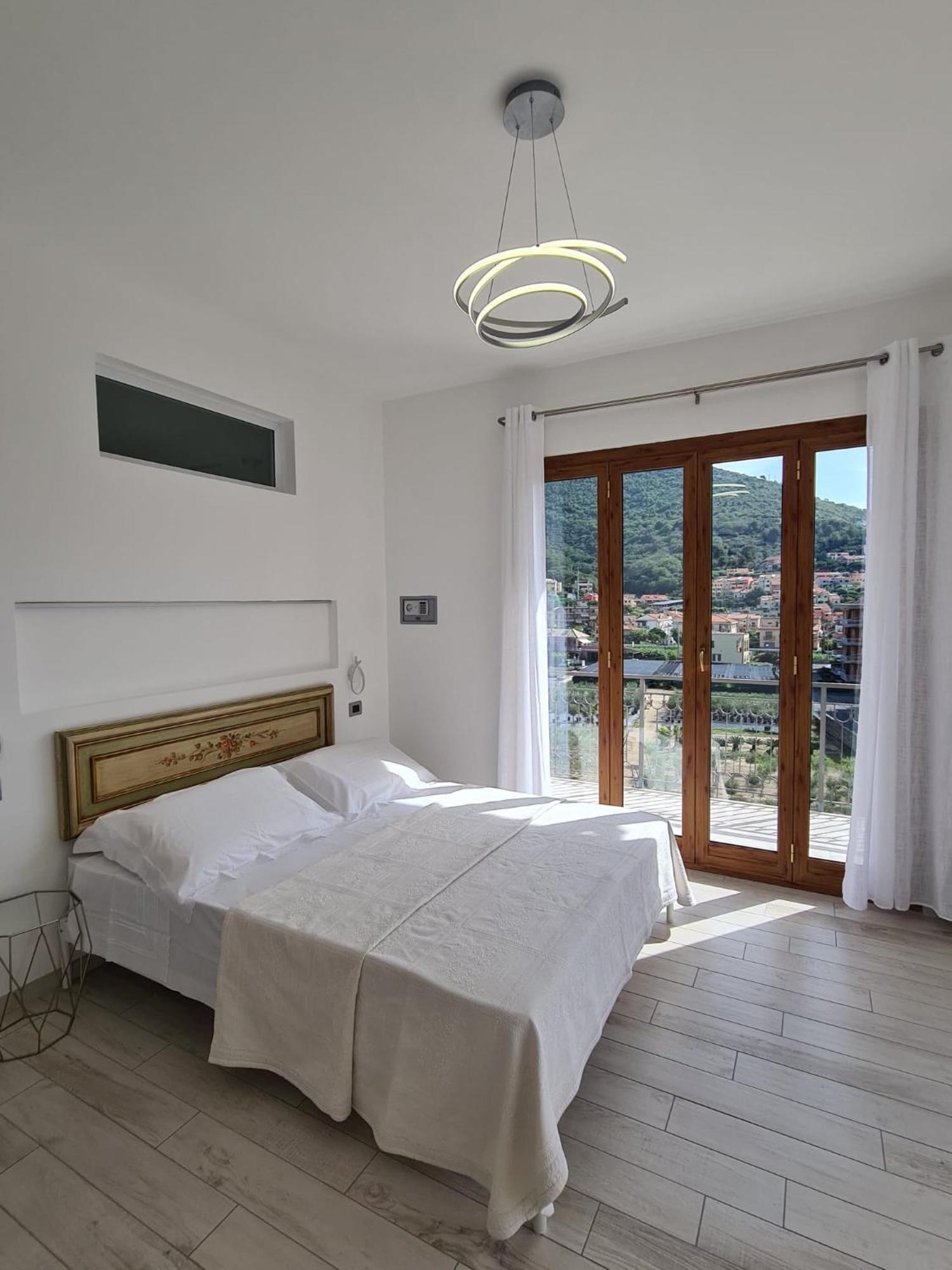 Villa Mafalda Pietra Ligure Esterno foto