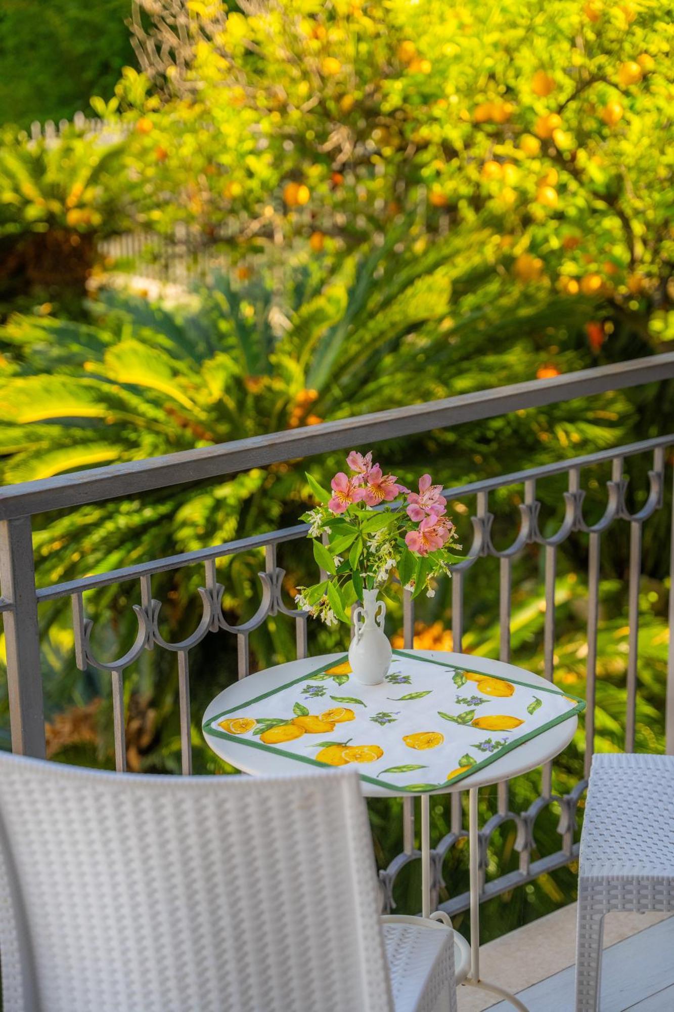 Villa Mafalda Pietra Ligure Esterno foto